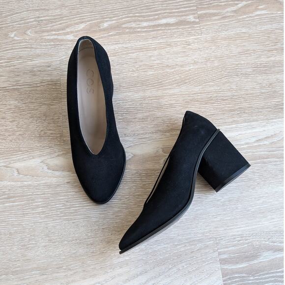 COS Shoes - COS Black Chunky Heel Suede Pumps, size 36/ US 5